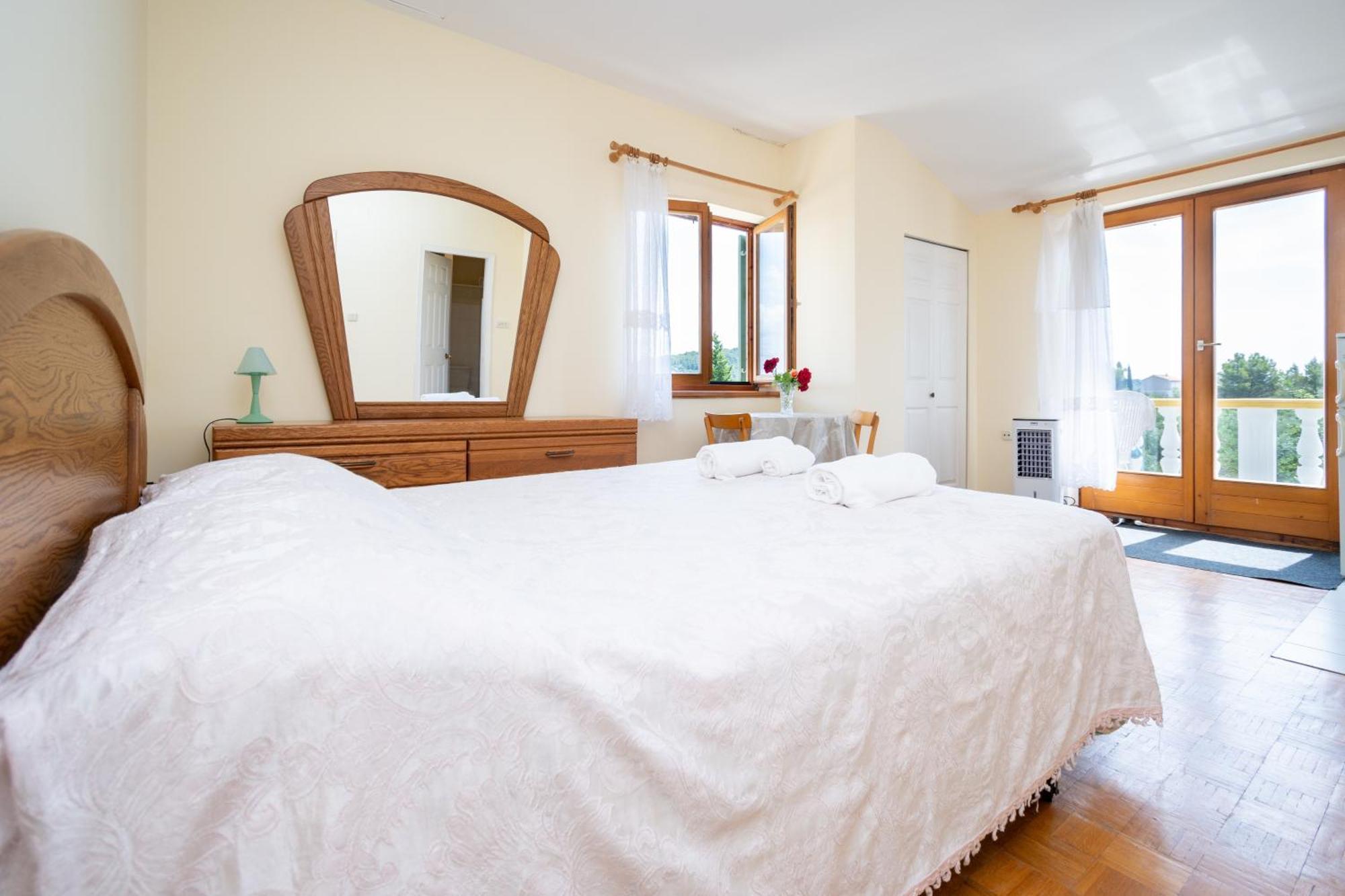 Apartments And Rooms By The Sea Mrljane, Pasman - 327 Neviđane Rom bilde